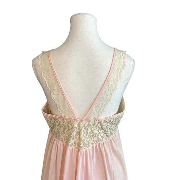 Vintage pink lace Cocquette cottagecore nightgown - Picture 3 of 4